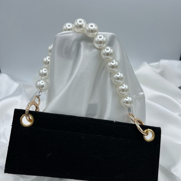 Unbranded Faux Jumbo Pearl Wallet Chain | Bag Charm - Picture 3 of 4